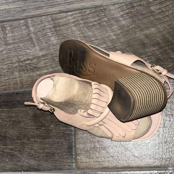 G.H. Bass & Co  3” heel tan leather sandals - Picture 4 of 5